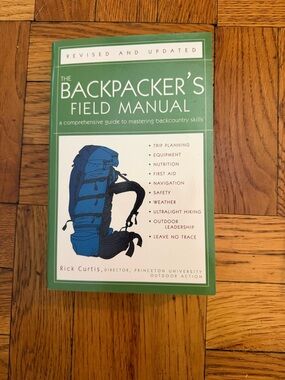 The Backpacker's Field Manual - Green Cover